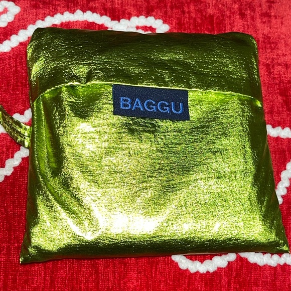 BAGGU Handbags - BAGGU Standard Sized UFO Green Metallic Tote Bag NEW NWOT LAST ONE